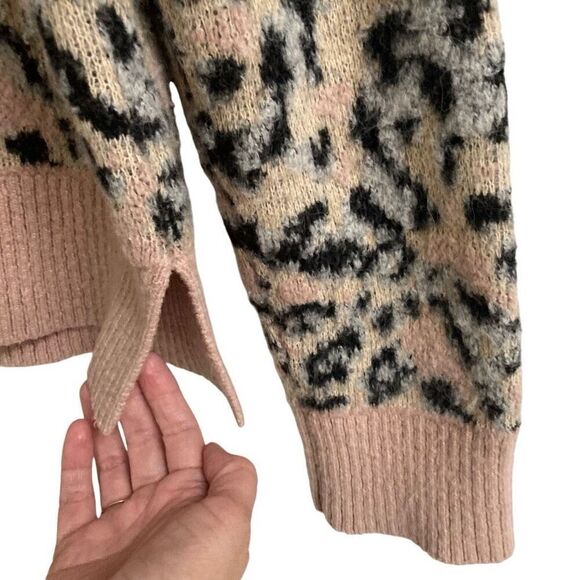 AllSaints Animal Print Cropped Aurora Crew Fuzzy Pink Leopard Sweater Women’s S - Picture 7 of 12